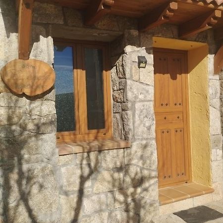 הוילה Barajas de Gredos Tinao De Gredos מראה חיצוני תמונה