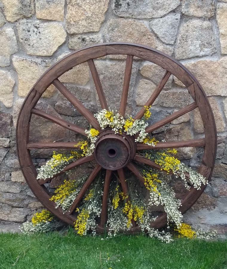 הוילה Barajas de Gredos Tinao De Gredos מראה חיצוני תמונה