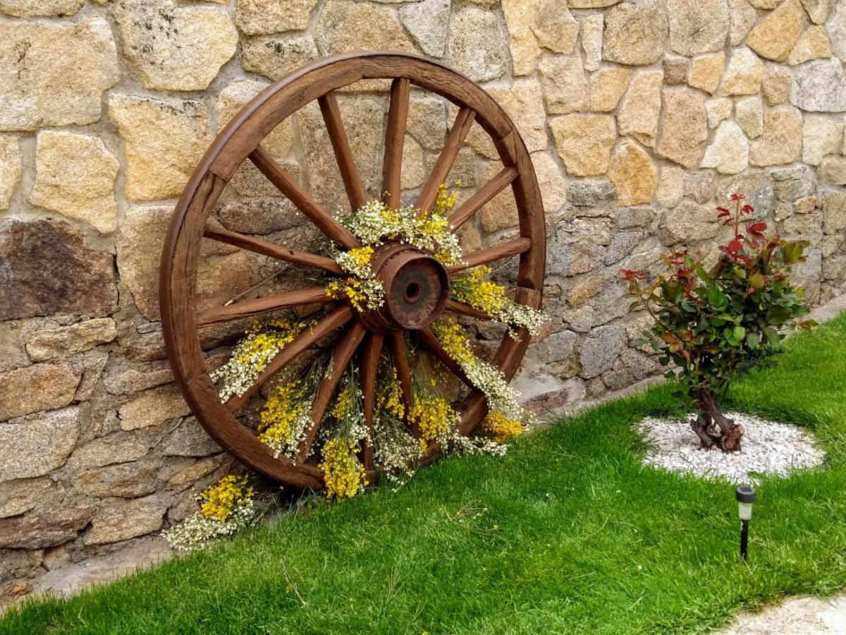 הוילה Barajas de Gredos Tinao De Gredos מראה חיצוני תמונה