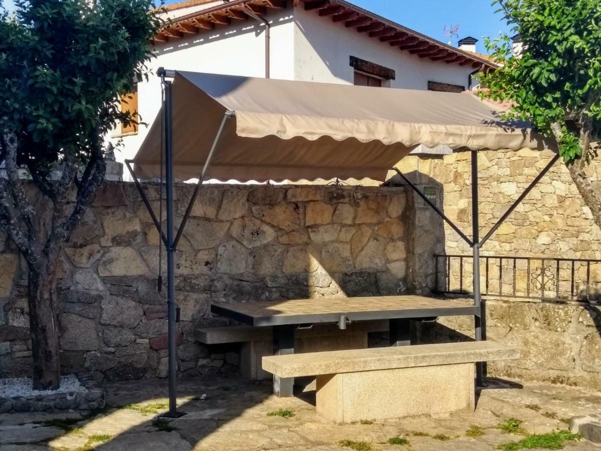 הוילה Barajas de Gredos Tinao De Gredos מראה חיצוני תמונה