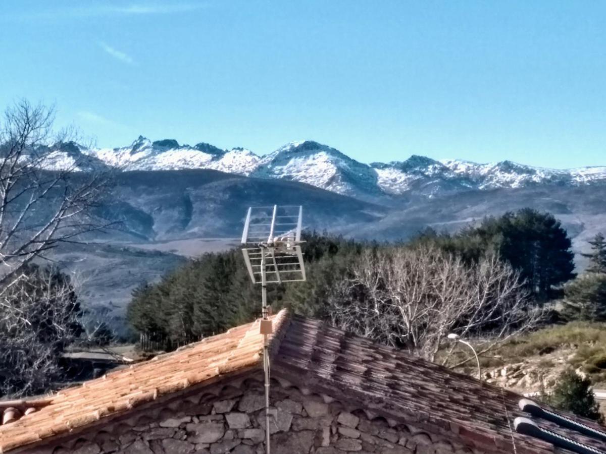 הוילה Barajas de Gredos Tinao De Gredos מראה חיצוני תמונה
